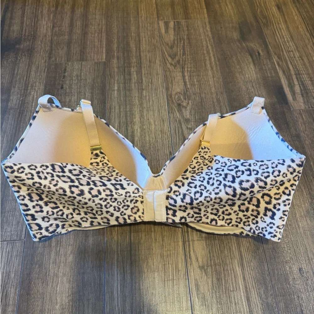 Victoria's Secret Leopard Print T-Shirt Bra in Beige and Black - Picture 2 of 5